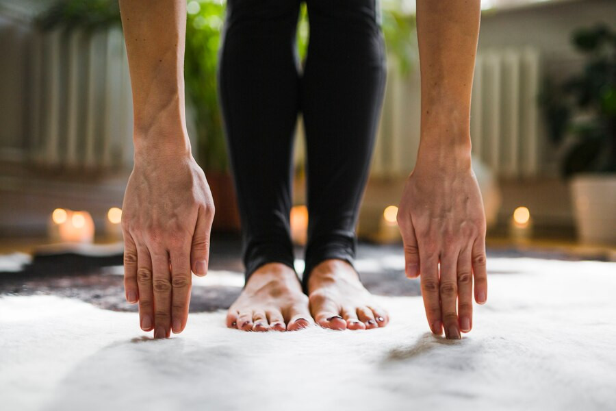 Olahraga Pound Fit Tanpa Alas Kaki Bikin Cedera Tumit?