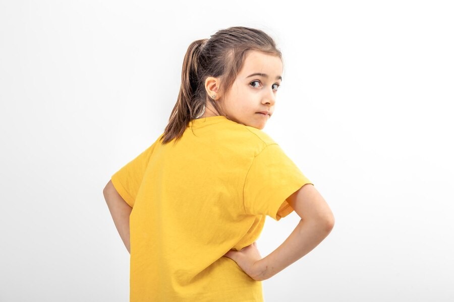 Apa itu Lordosis yang Sering Dialami Anak-Anak Usia Sekolah?